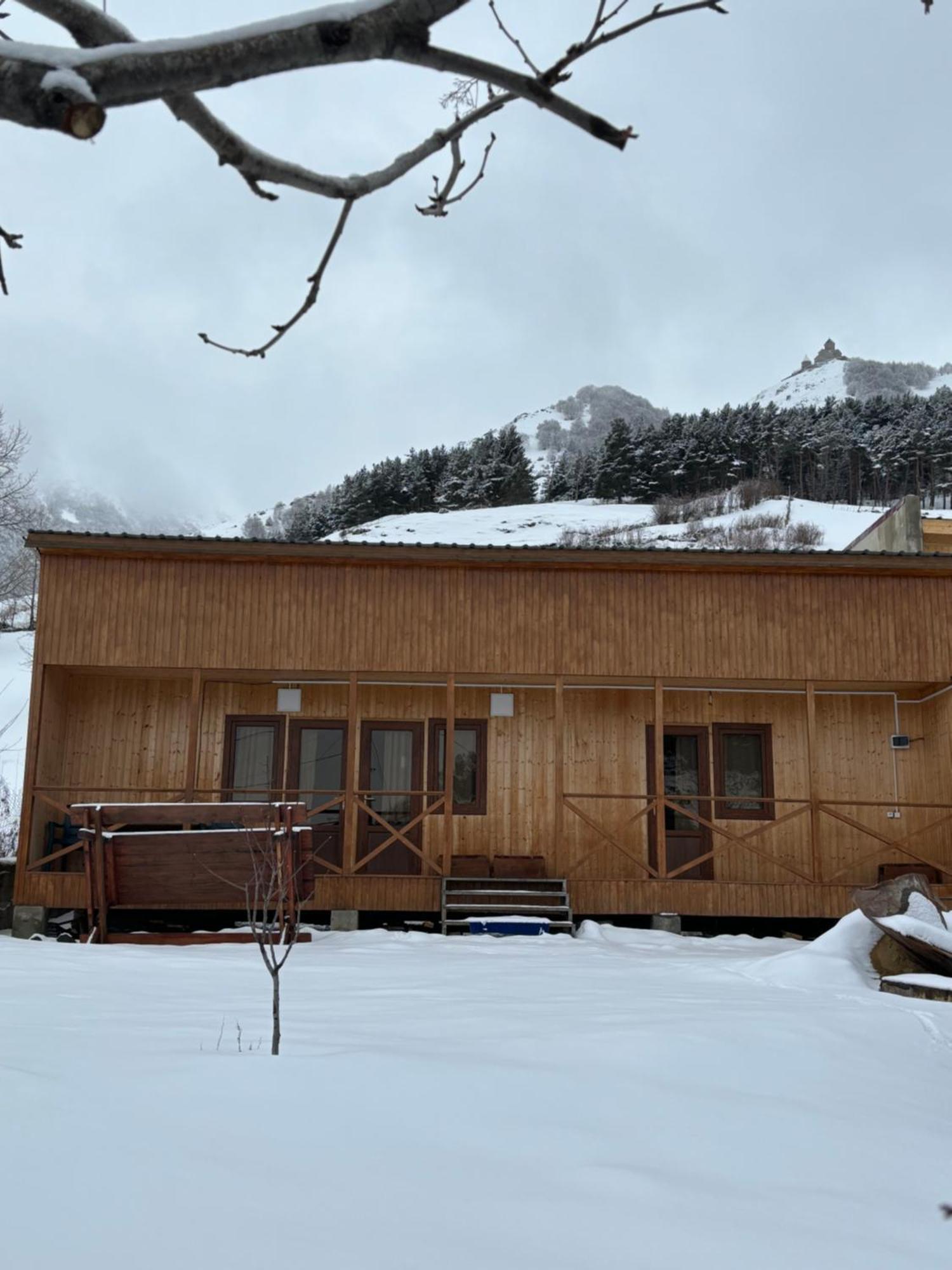 Family Hostel Nika Kazbegi Exterior foto